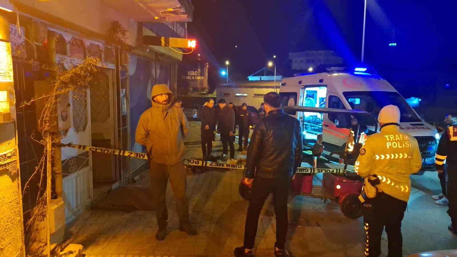metrelerce yukseklikten beton zemine dusen yasli adam hayatini kaybetti 4 W3pyADlL