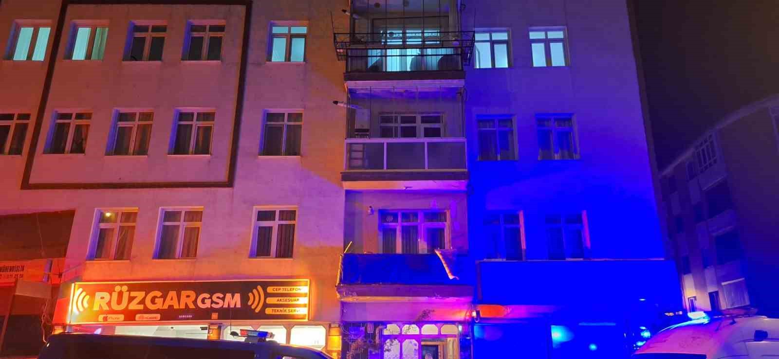 metrelerce yukseklikten beton zemine dusen yasli adam hayatini kaybetti 5 62OTfpcC