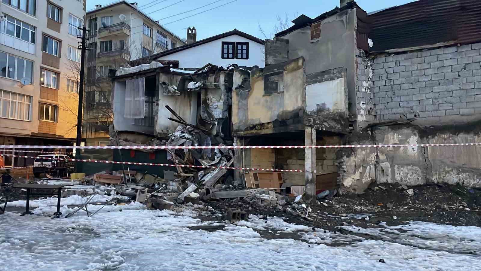metruk bina coktu mahallede panik yasandi 2 EuJs95Mj