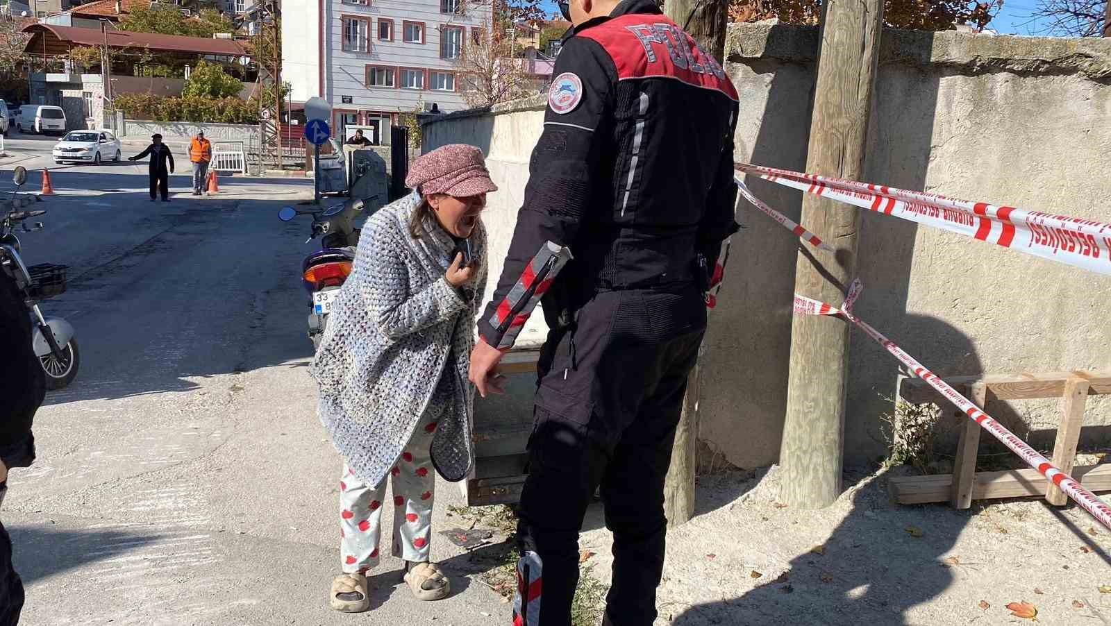 Metruk bina yıkımı yarıda kaldı, evime zarar geliyor dedi ortalığı birbirine kattı 9 metruk bina yikimi yarida kaldi evime zarar geliyor dedi ortaligi birbirine katti 5 UkY1a2UY
