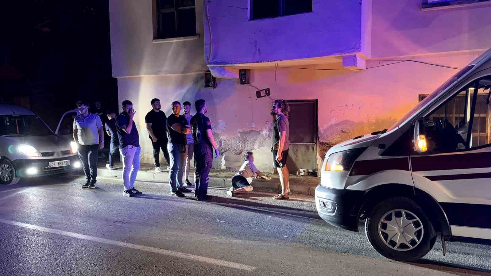 Metruk evin penceresinden düşen kadın yaralandı 4 metruk evin penceresinden dusen kadin yaralandi 0 52HbERCa