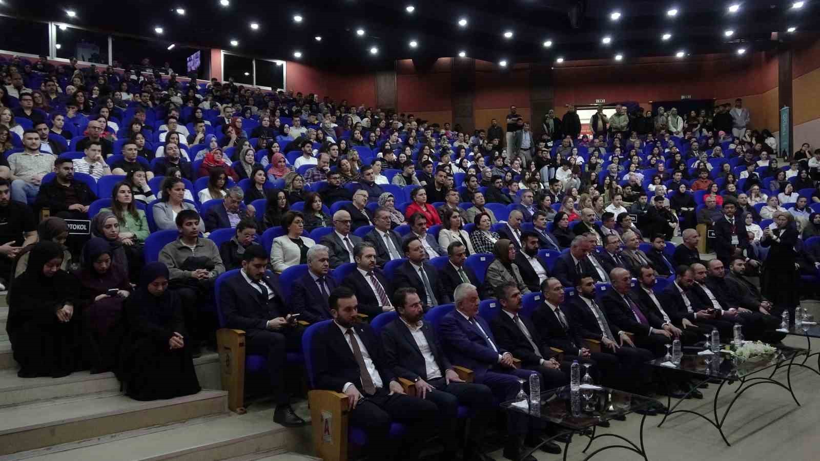 Mevlüt Çavuşoğlu, "Müslüman ülkelere karşı kurulan ittifaklara biz de boş durmuyoruz" 7 mevlut cavusoglu musluman ulkelere karsi kurulan ittifaklara biz de bos durmuyoruz 3 yf4eZpSX
