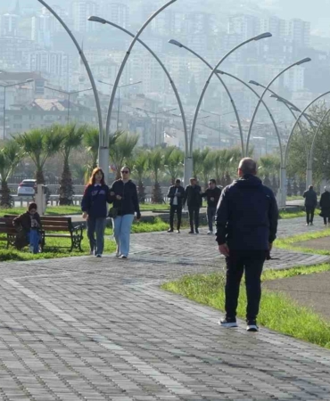 mevsim-gecislerinde-solunum-yolu-enfeksiyonlarina-karsi-uzmanlar-uyariyor-rx4HzxIs.jpg