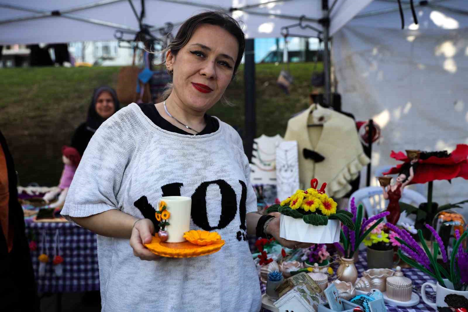 meydan kadinlarin dayanisma pazari doldu tasti 0 Hz1Il8UK