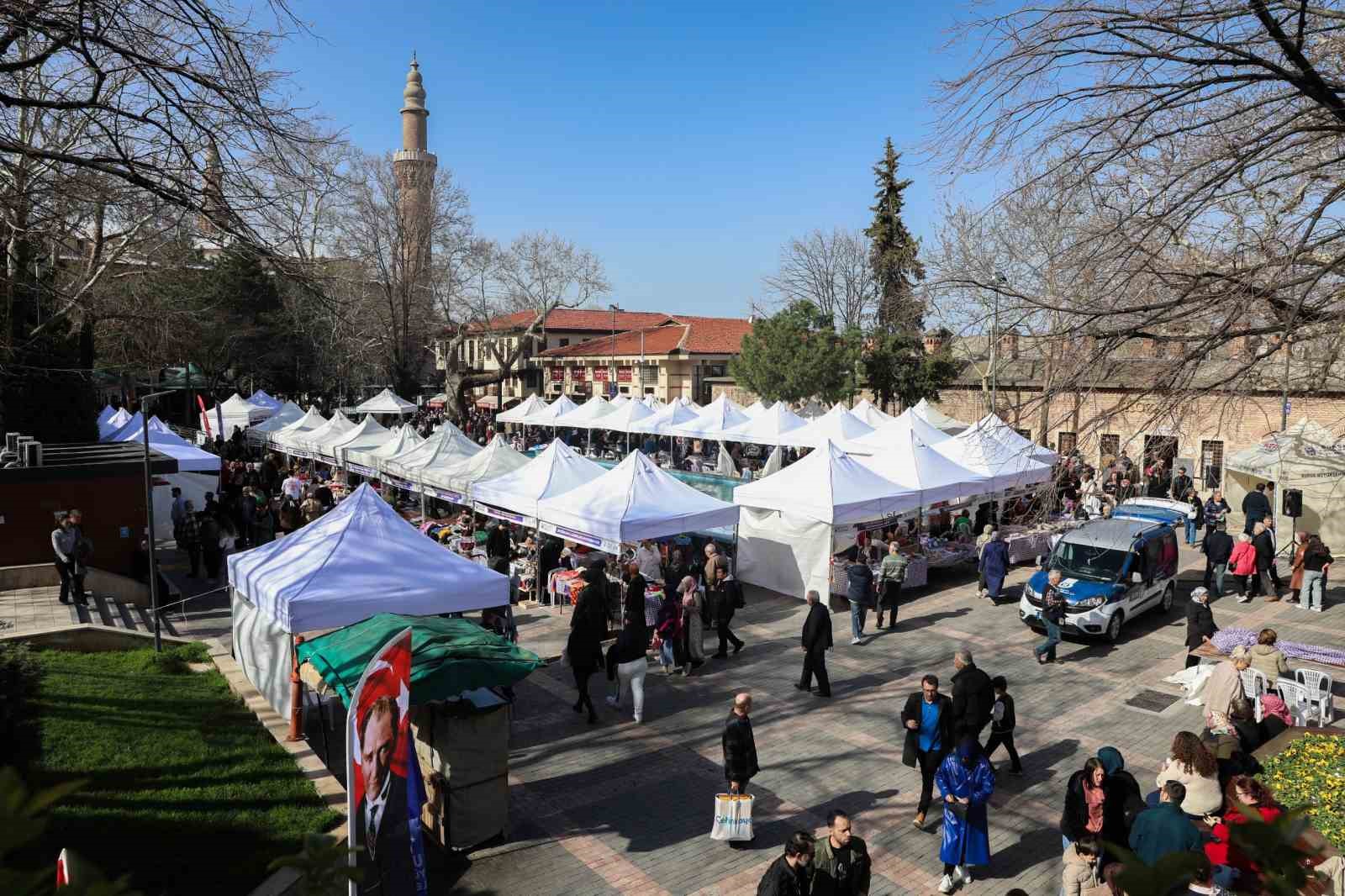 meydan kadinlarin dayanisma pazari doldu tasti 2 HXhVl69b