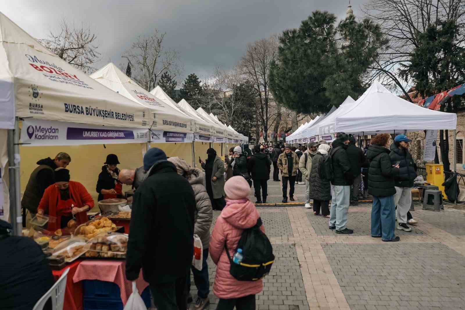 meydan kadinlarin dayanisma pazarina buyuk ilgi 1 r3EVrK37