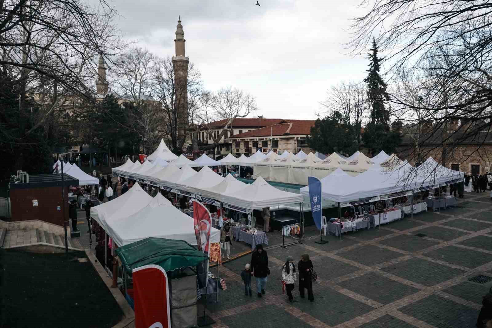 meydan kadinlarin dayanisma pazarina buyuk ilgi 2 dKXrNXEF