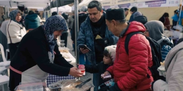 meydan-kadinlarin-dayanisma-pazarina-buyuk-ilgi-d7bJUqap.jpg