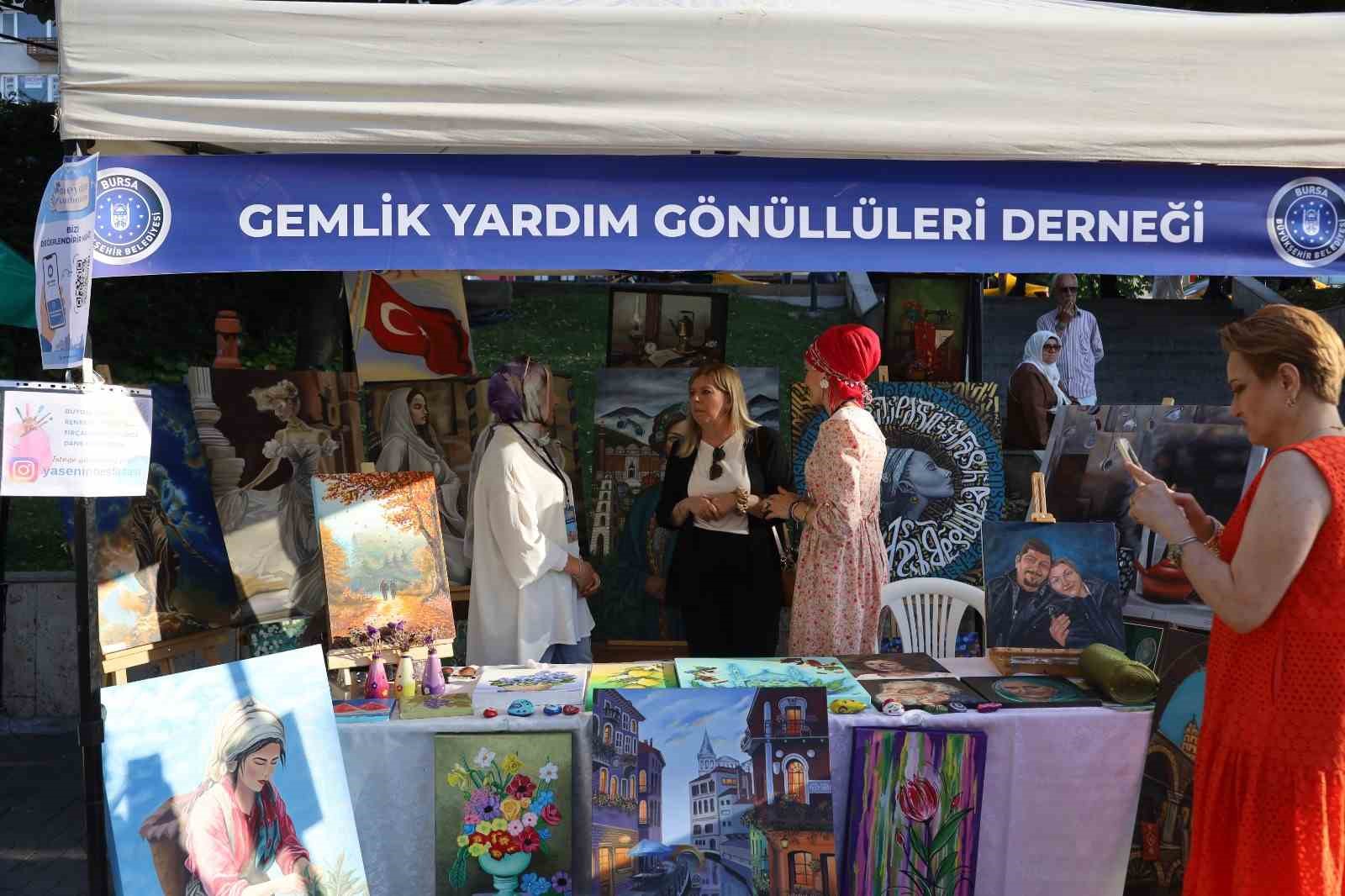 "Meydan Kadınların" pazarına büyük ilgi 5 meydan kadinlarin pazarina buyuk ilgi 1 kJvVQ8lV