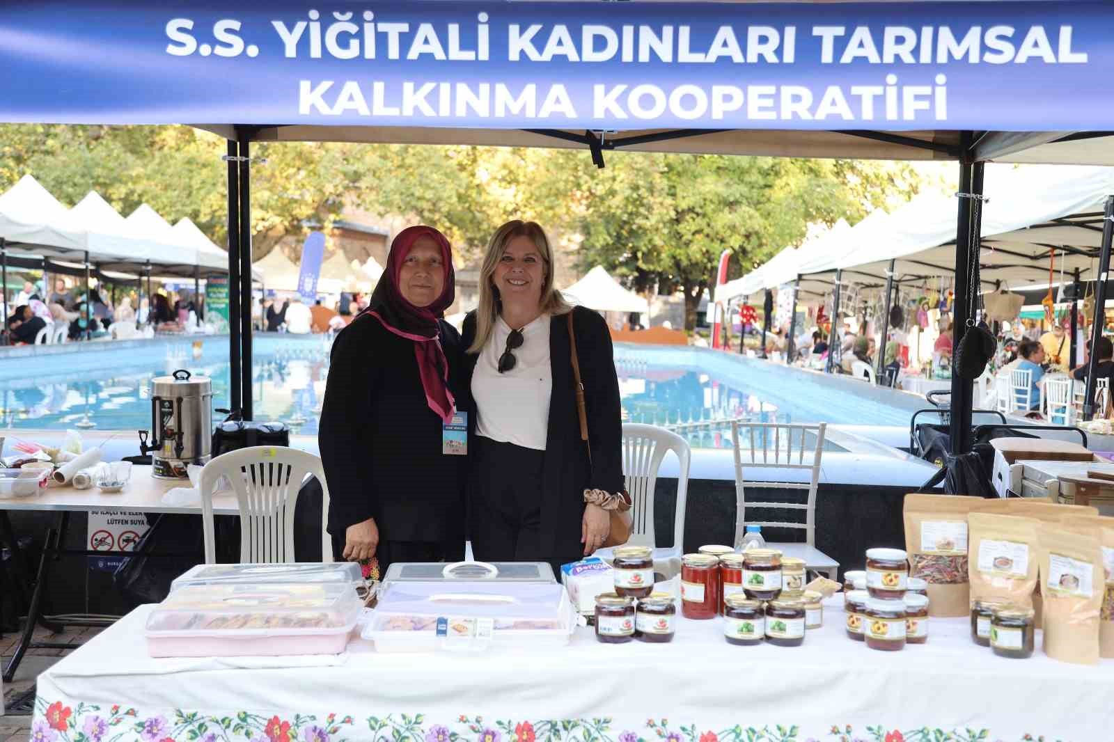 "Meydan Kadınların" pazarına büyük ilgi 6 meydan kadinlarin pazarina buyuk ilgi 2 2Jul9suL