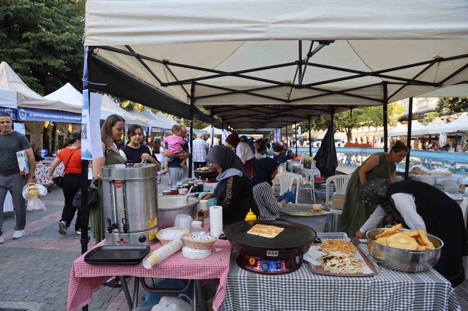"Meydan Kadınların" pazarına büyük ilgi 8 meydan kadinlarin pazarina buyuk ilgi 4 nHYuTwb5