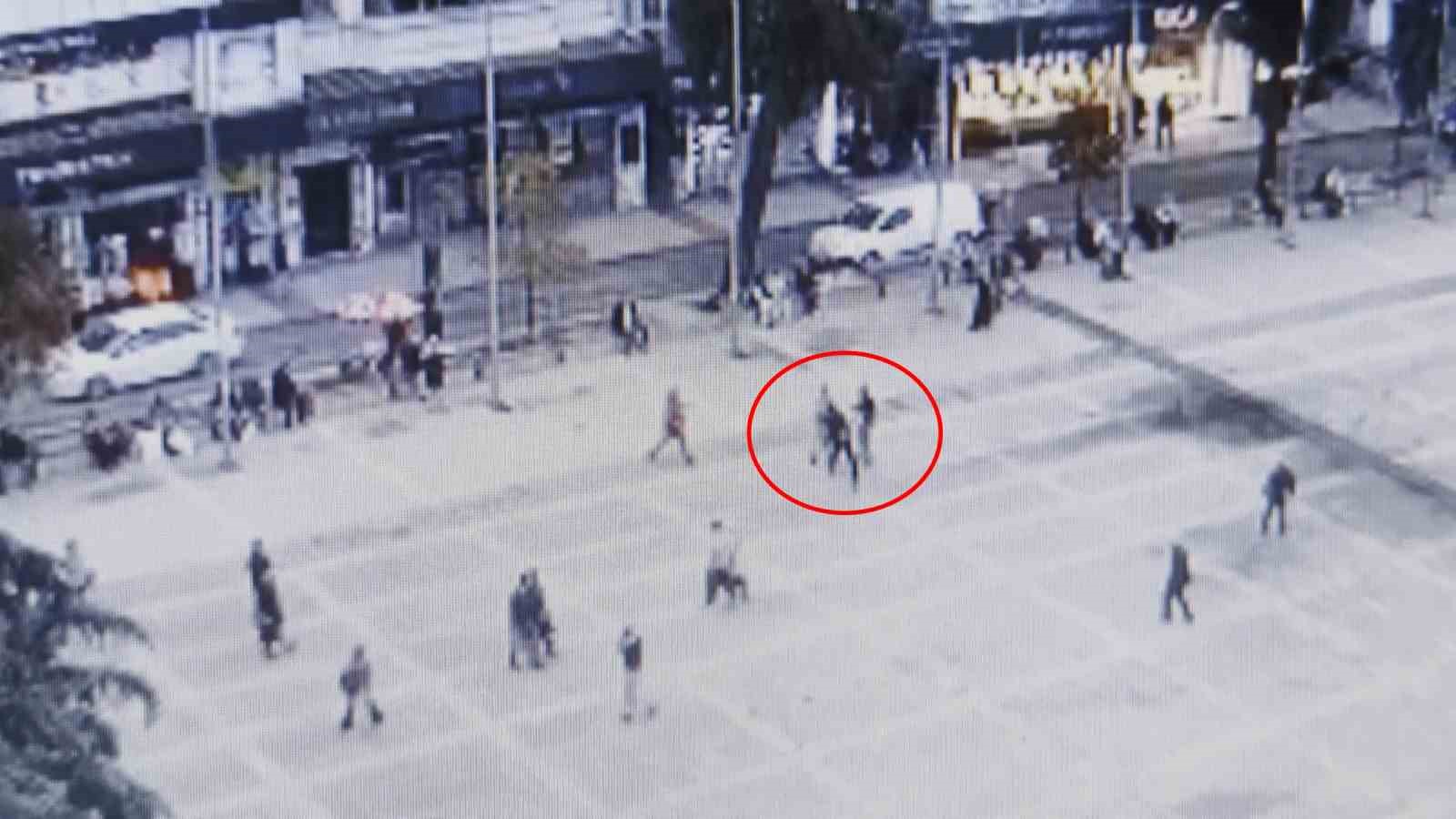 meydanda ucan tekmeli kavga 0 9bghLUa9