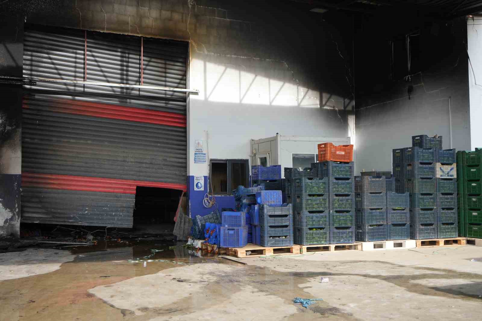 meyve sebze paketleme fabrikasi yanginindaki hasar gun agarinca ortaya cikti 5