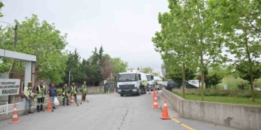 mezarlik-temizligi-yapmaya-calisan-esenyurt-belediyesi-ekipleri-ibbnin-engeline-takildi-ijI6Q4DD.jpg