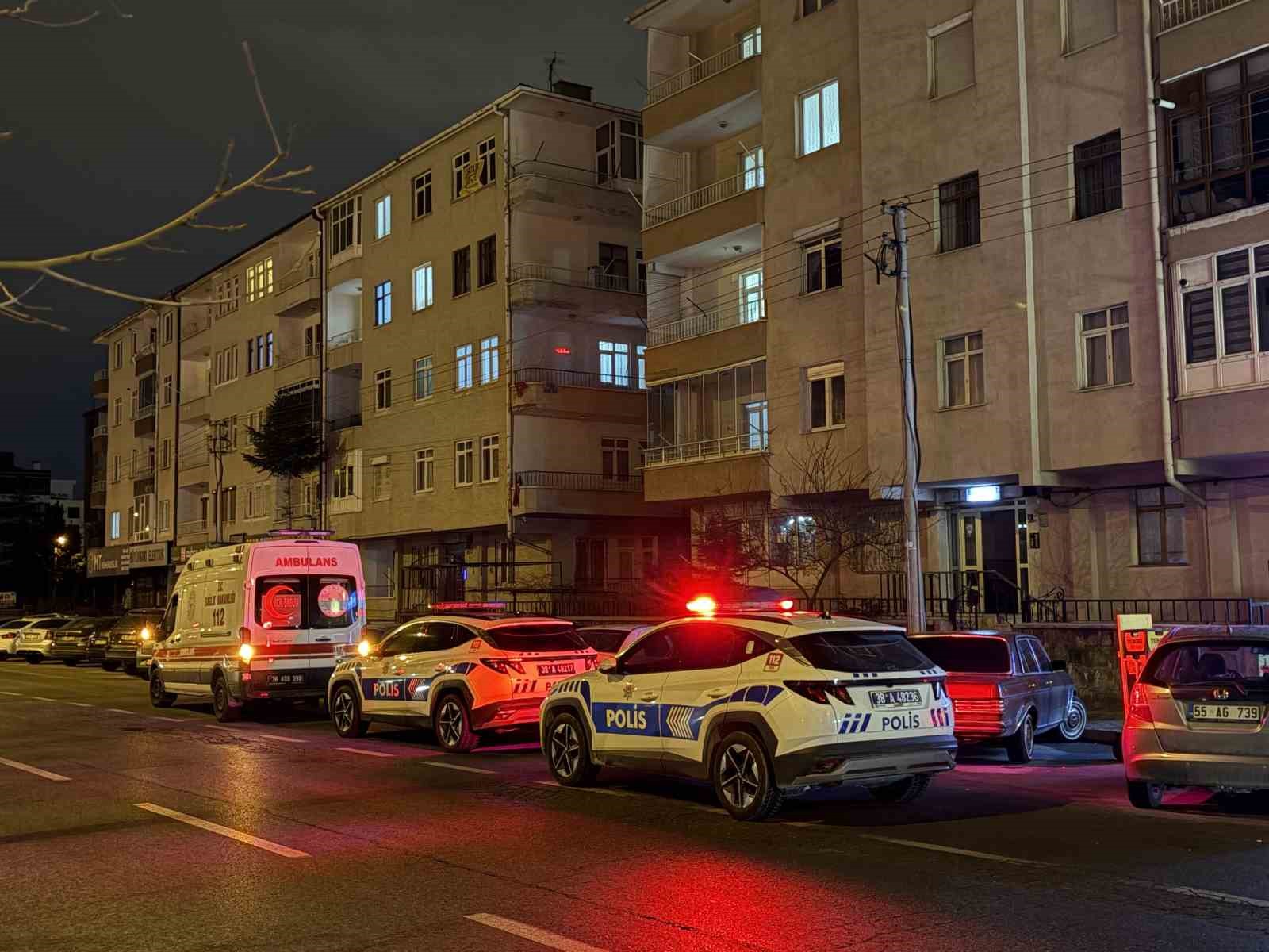 mezarlik ziyareti donusu esini evde olu buldu 1 YsBgnsrr