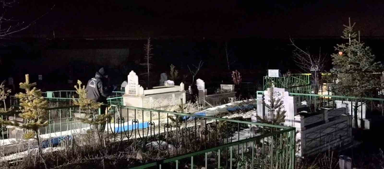 mezarlikta cop poseti icinde cenin bulundu 1 yLZ1ftQI