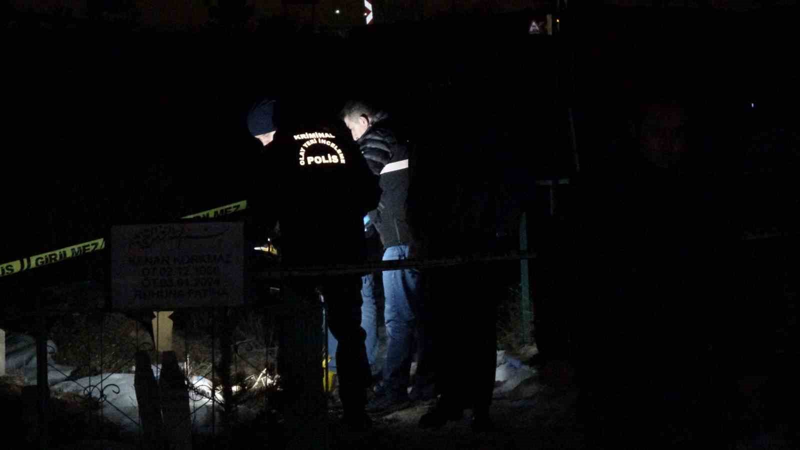 mezarlikta cop poseti icinde cenin bulundu 4 eFjErJ57