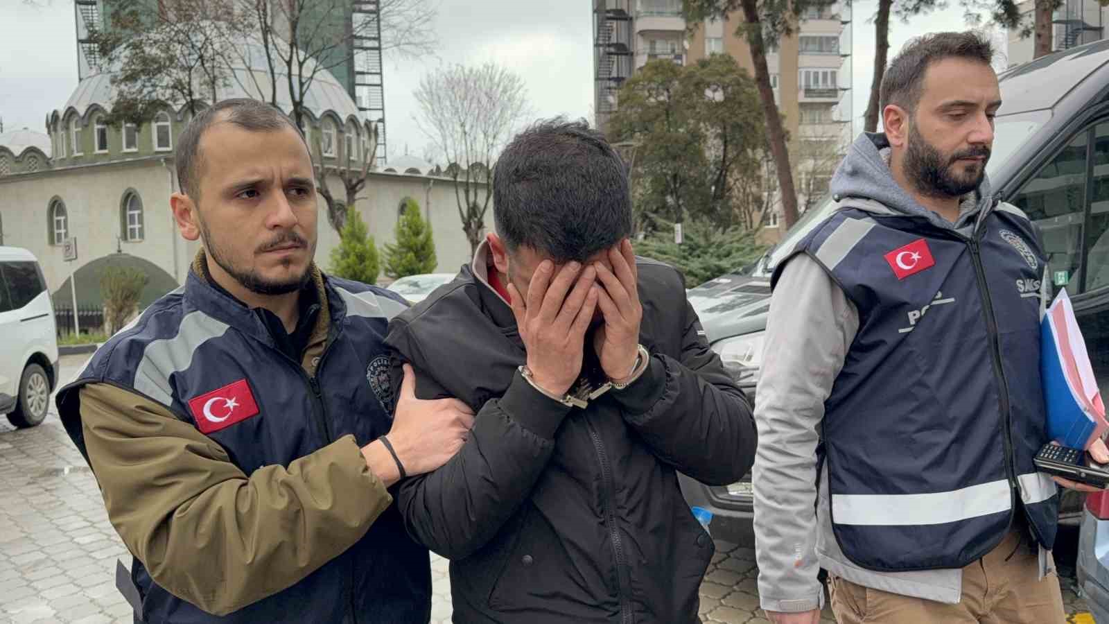mezarlikta defin islemi sirasinda bir kisiyi silahla yaralayan sahis yakalandi 1 8q39aY68