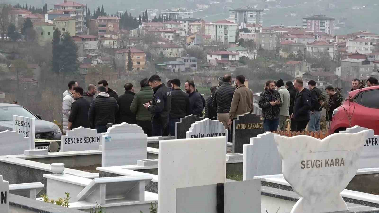 mezarlikta silahli saldiri 1 yarali 7 NfK88Pne