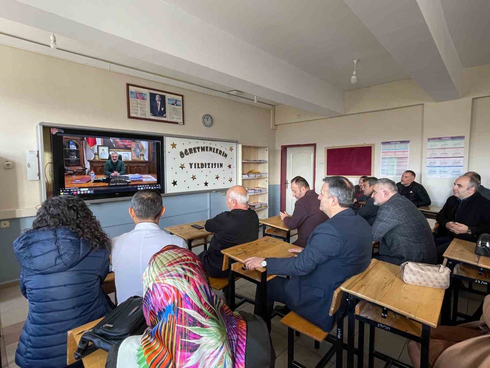 mezun ogrencilerinden ogretmenlerine unutulmaz veda 2 dPpcg5hJ