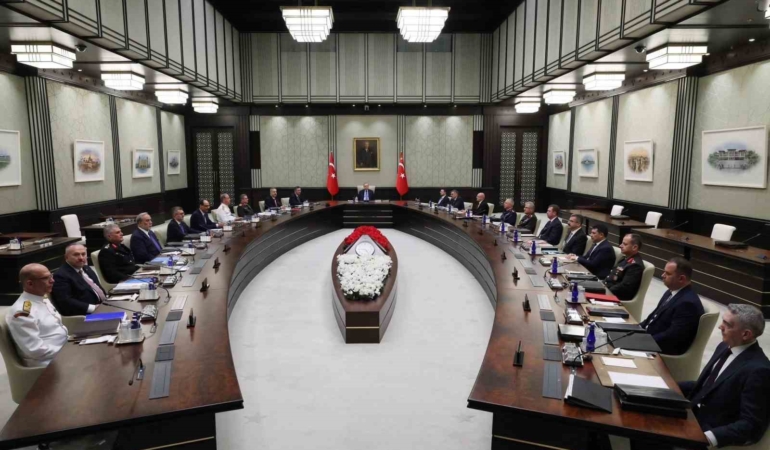 mgk-bildirisi-terorsuz-turkiye-terorsuz-bolge-hedeflerine-yonelik-calismalar-degerlendirildi-8NZ5qUfW.jpg