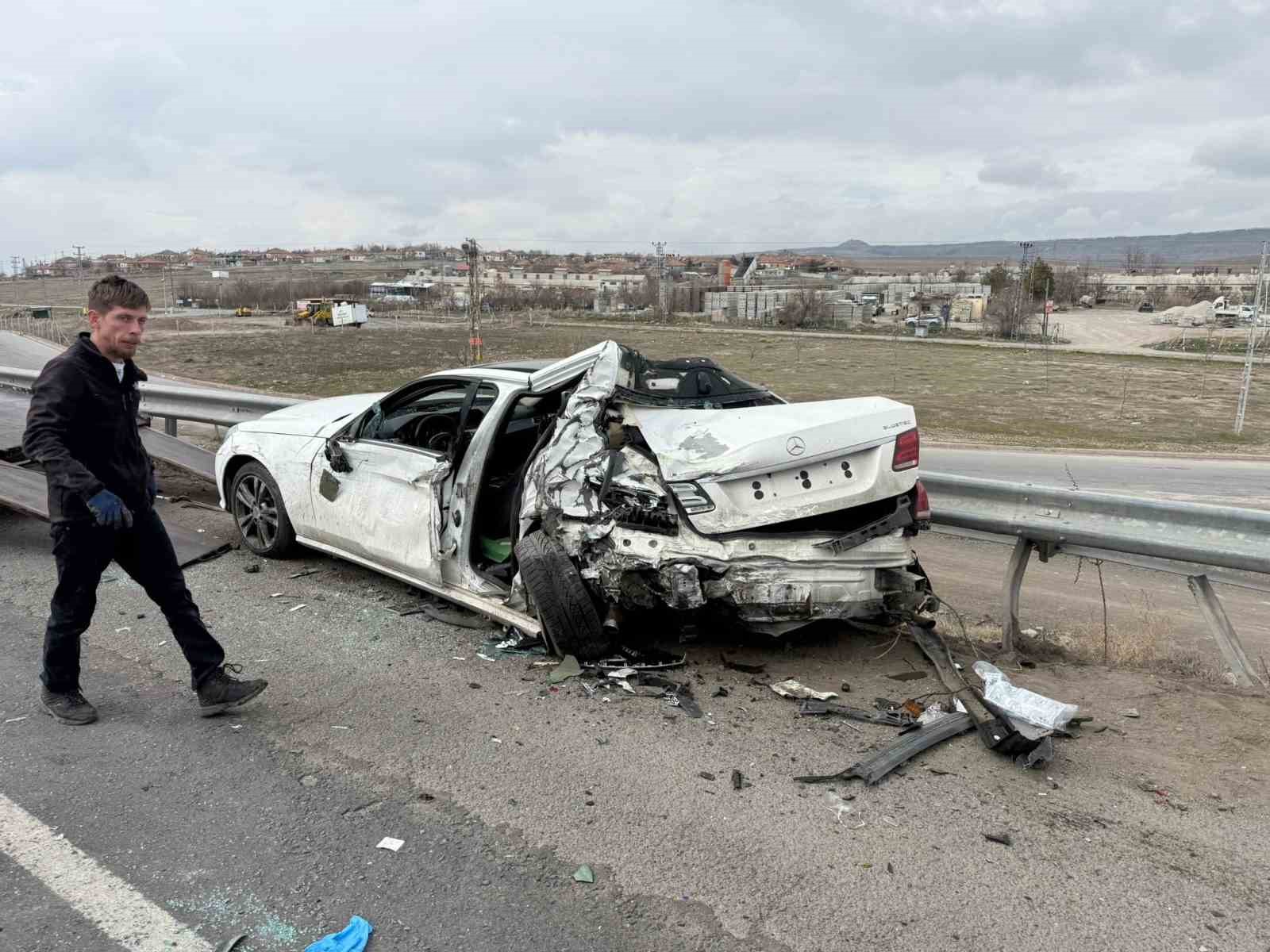 mhp eski milletvekilinin oglunun yaralandigi kaza kamerada 2 QcX3Q2YZ