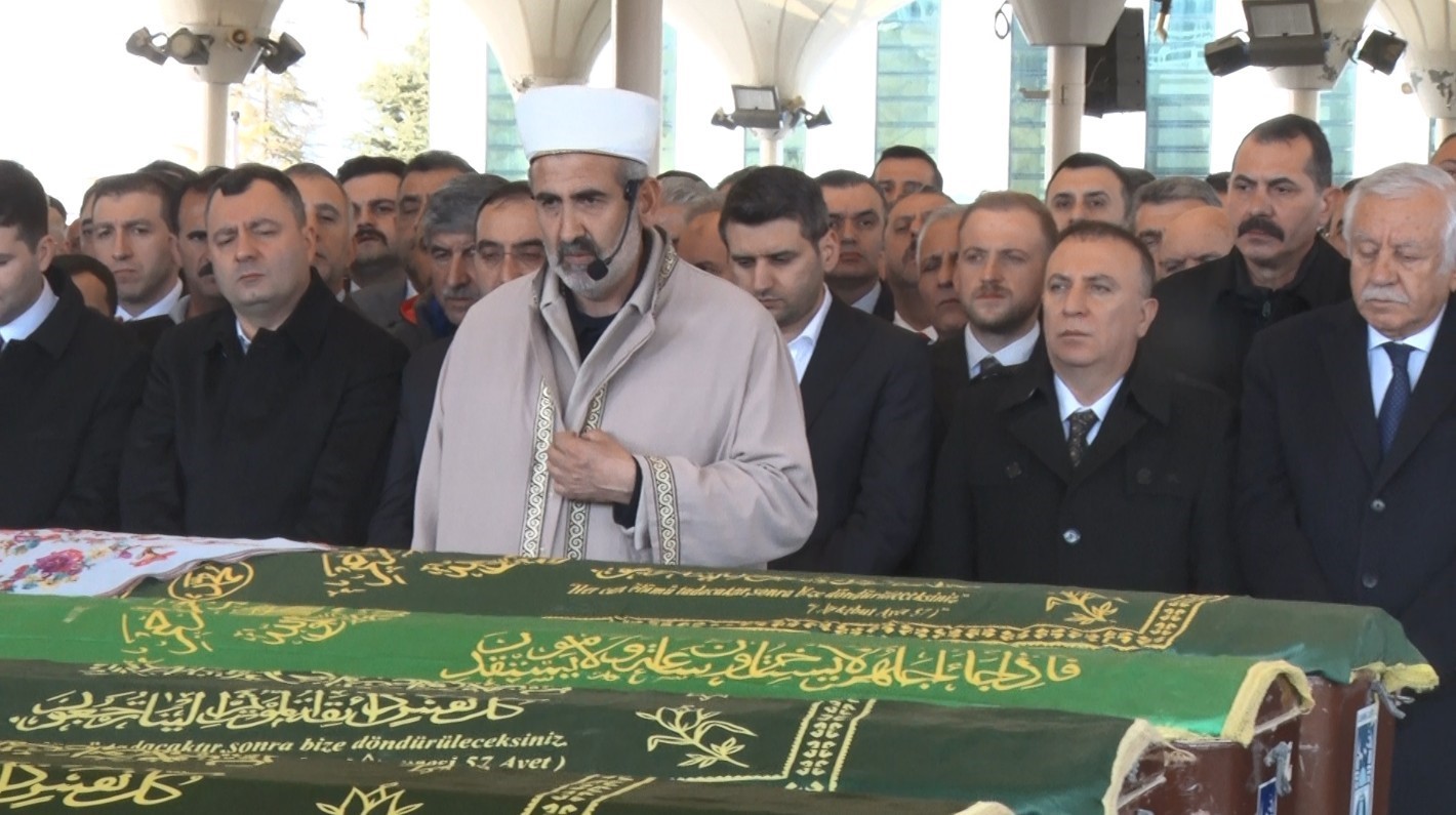 mhp genel baskan yardimcisi yalcinin annesi son yolculuguna ugurlandi 1 Bg36vA9O