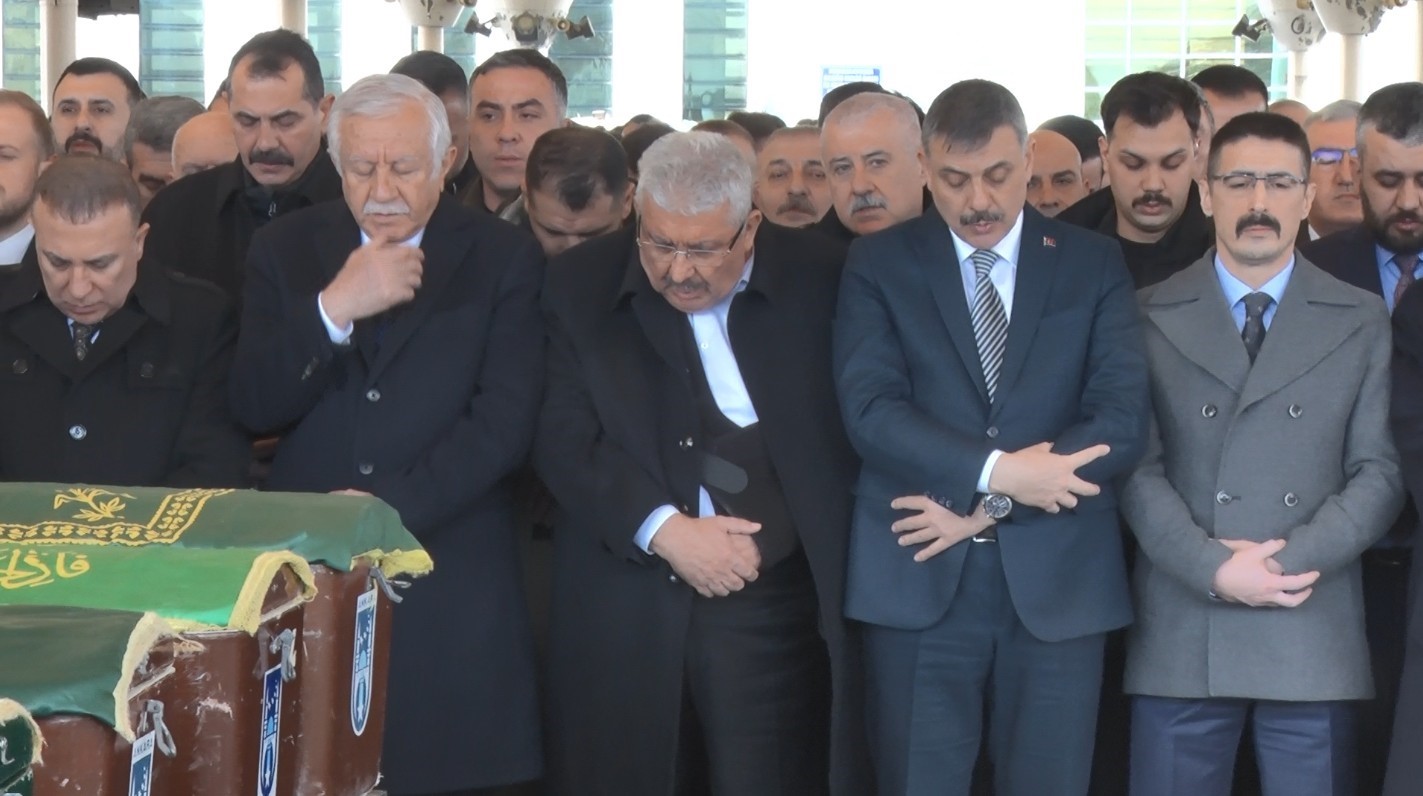 mhp genel baskan yardimcisi yalcinin annesi son yolculuguna ugurlandi 2 8HcRjYzn