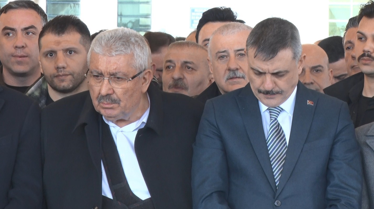 mhp genel baskan yardimcisi yalcinin annesi son yolculuguna ugurlandi 3 AaStzW3l