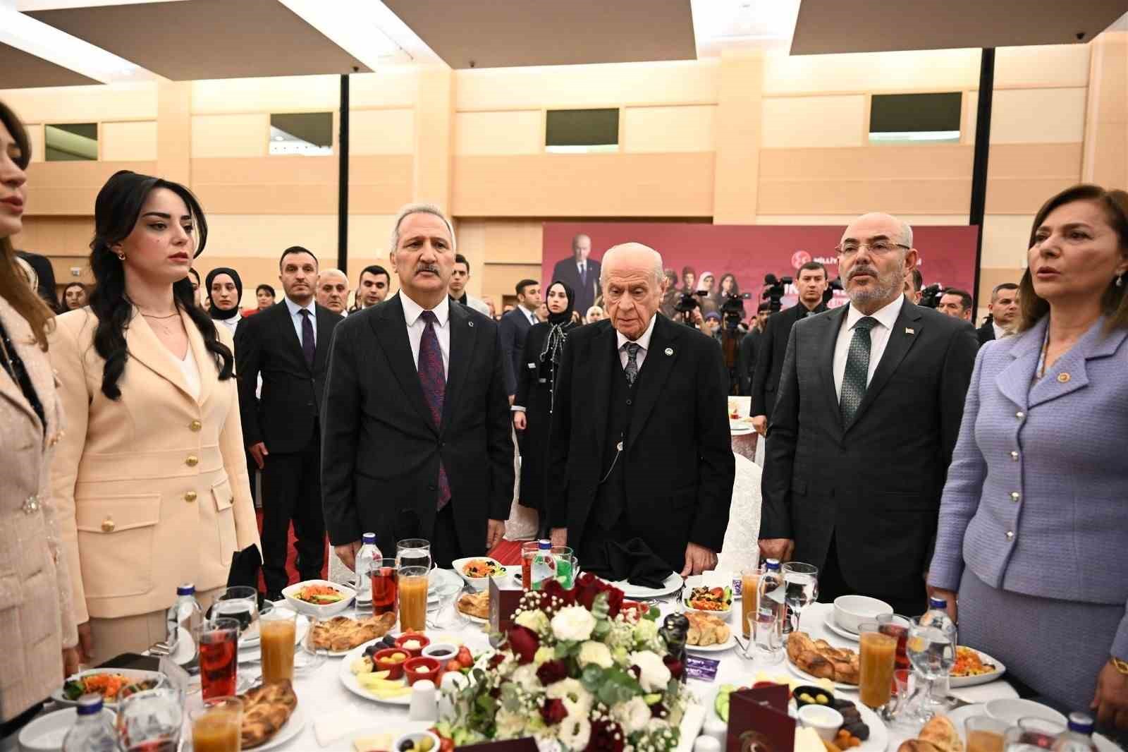 mhp genel baskan yardimcisi yurdakul 8 mart milleti buyuten devleti ayakta tutan iradenin adidir 2WI6ZRC8