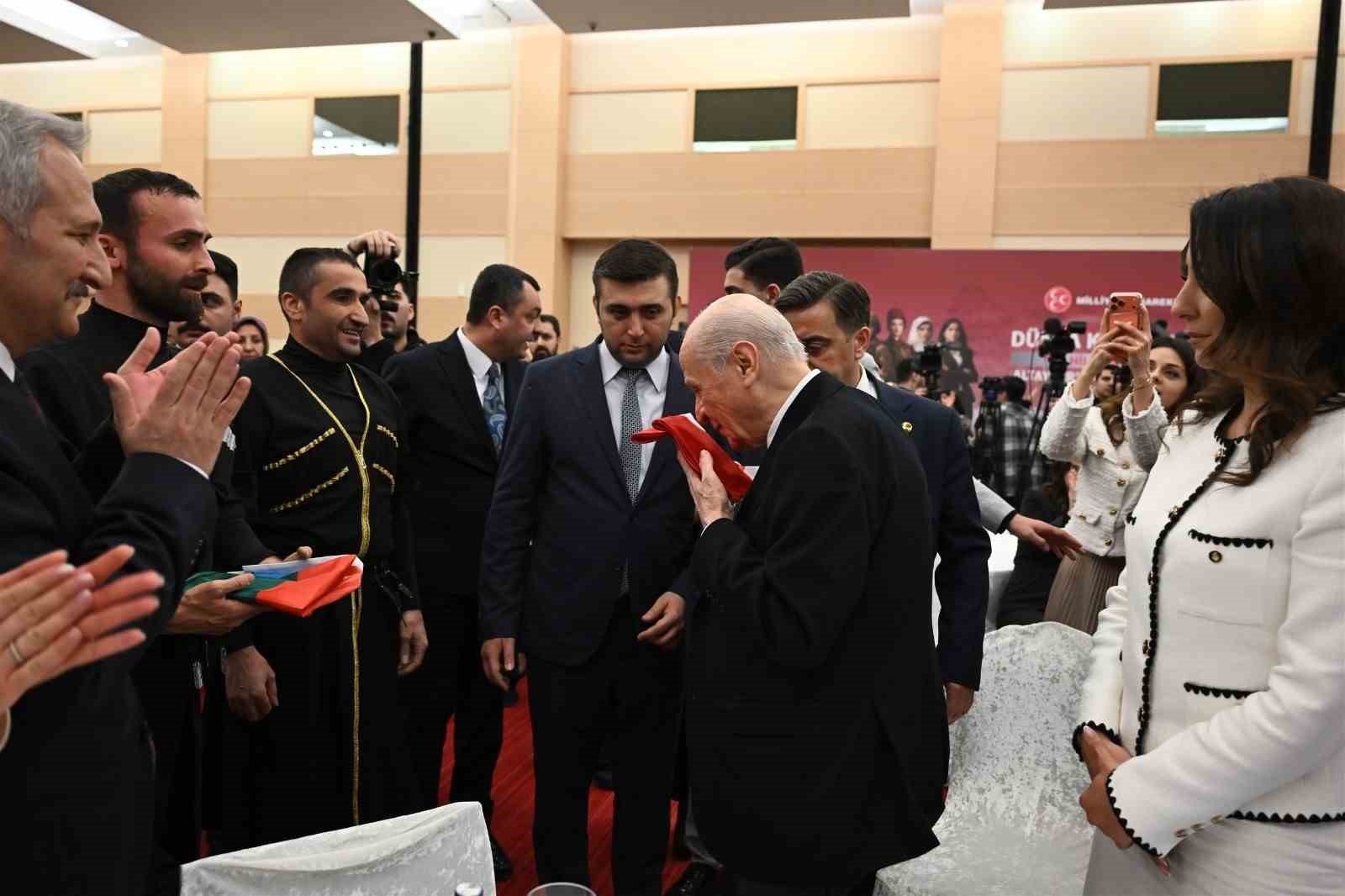 mhp genel baskan yardimcisi yurdakul 8 mart milleti buyuten devleti ayakta tutan iradenin adidir yb424qh3