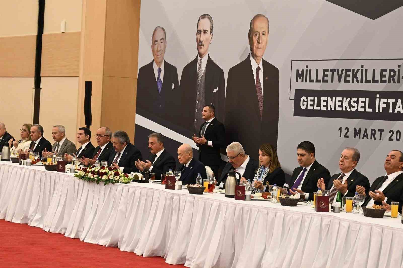 MHP Genel Başkanı Bahçeli: "Türk milleti muazzam bir uyanışın ivmesiyle yeni yüzyılı kardeşliğin yüzyılı yapacak" 5 mhp genel baskani bahceli turk milleti muazzam bir uyanisin ivmesiyle yeni yuzyili kardesligin yuzyili EkklPB8n
