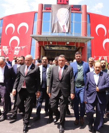 mhp-kayapinar-kongresinde-baver-bulut-yeniden-baskan-secildi-tuXiSiOF.jpg