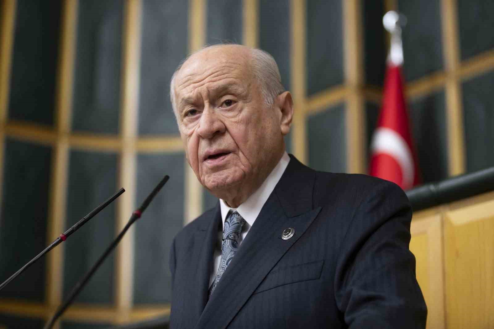 MHP lideri Bahçeli: "Abdullah Öcalan için statü açığı Terörsüz Türkiye hedefinin başarısına hizmet edecek biçimde ele alınmalıdır" 7 mhp lideri bahceli abdullah ocalan icin statu acigi terorsuz turkiye hedefinin basarisina hizmet edecek iyYp6KZF