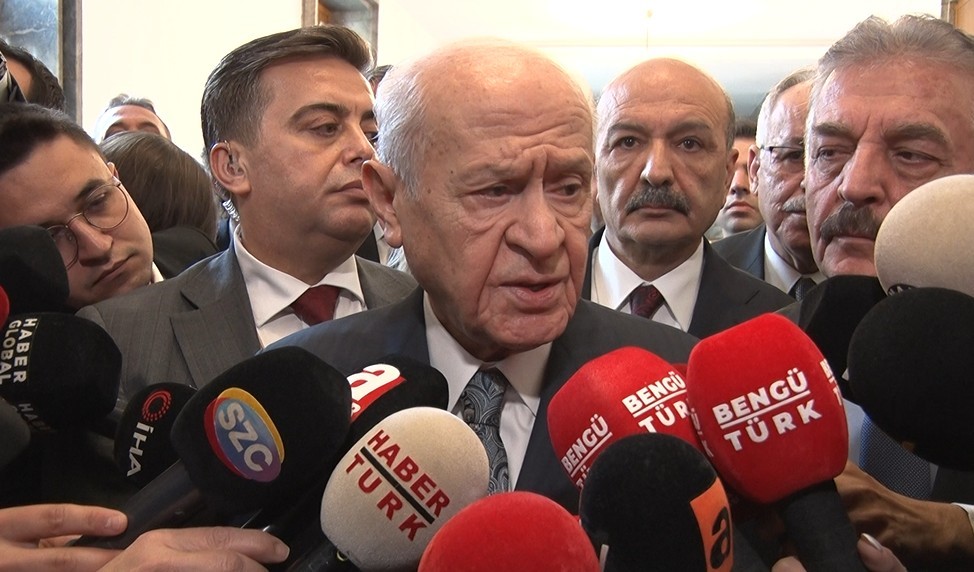 mhp lideri bahceli chp beraber oldugu insanlari olanlari kucumseyerek yoluna devam edecegi yere milletle yfg4vbAv