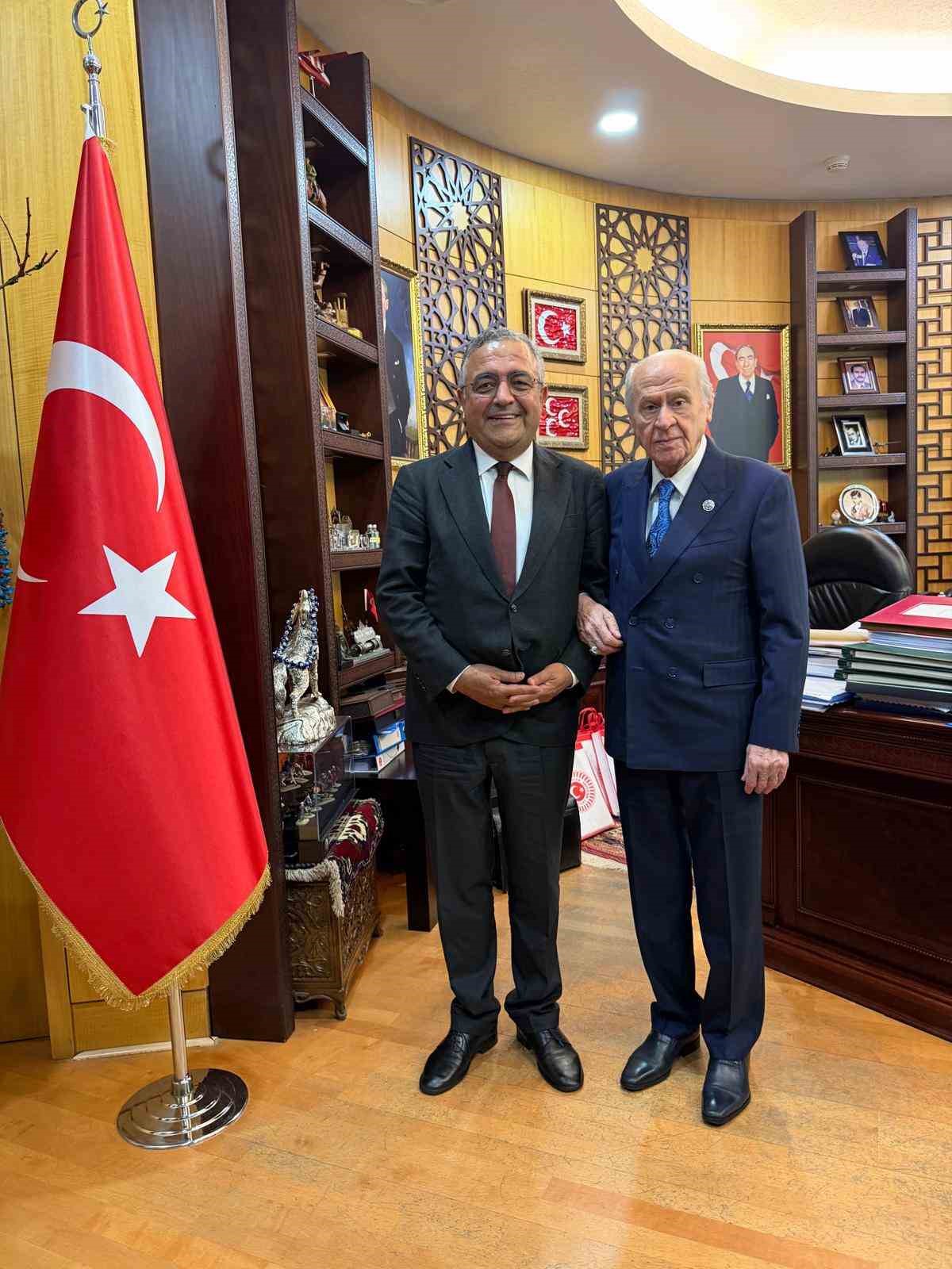 mhp lideri bahceli diyarbakir milletvekili tanrikulu ile bir araya geldi 0 RBSwuQJg
