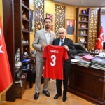 mhp-lideri-bahceli-milli-futbolcu-demirali-kabul-etti-6NqgGVkE.jpg