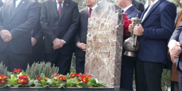 mhp-lideri-bahceli-turkesin-kabrini-ziyaret-etti-xkIUFGzy.jpg