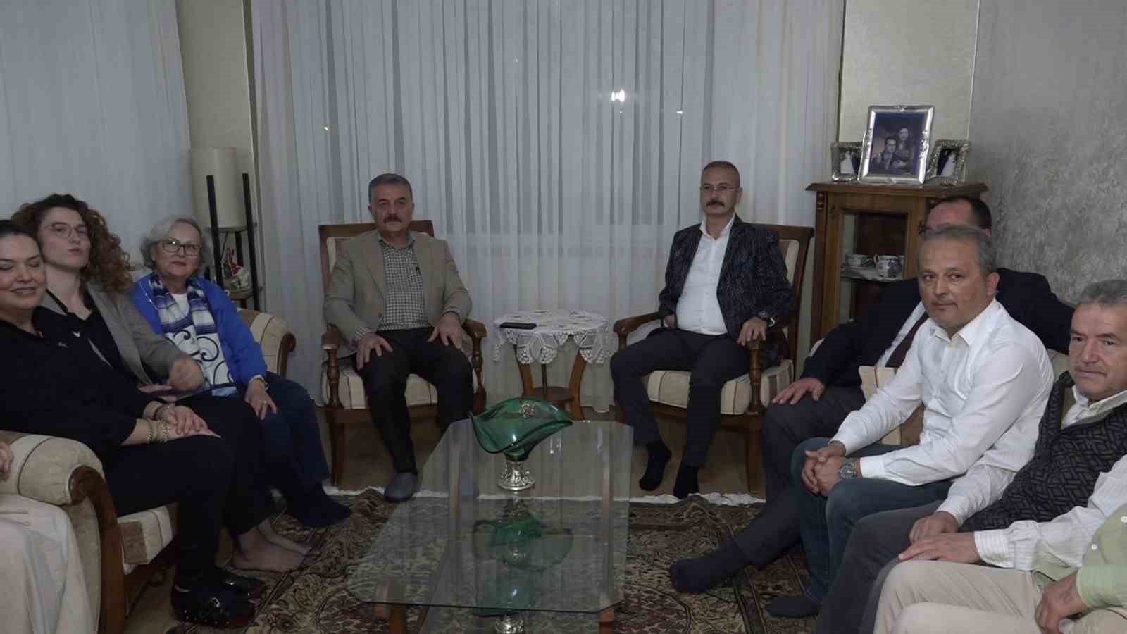mhp terorsuz turkiye hedefiyle kapi kapi vatandasla bulusuyor 3 LvOVlpiD