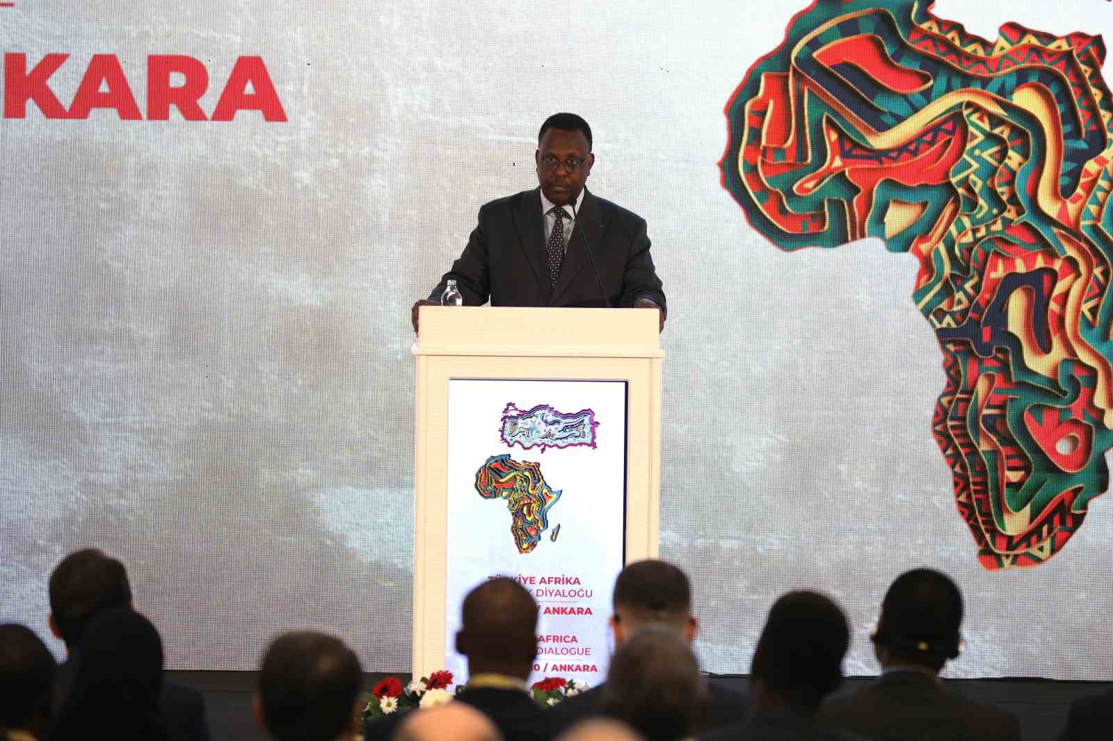 MİA Başkanı Köse: "Afrika’yı Afrikalıların kendi sesinden dinlemenin kıymetli olduğunu biliyoruz" 6 mia baskani kose afrikayi afrikalilarin kendi sesinden dinlemenin kiymetli oldugunu biliyoruz 2