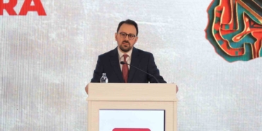 mia-baskani-kose-afrikayi-afrikalilarin-kendi-sesinden-dinlemenin-kiymetli-oldugunu-biliyoruz-FdZBHuxc.jpg