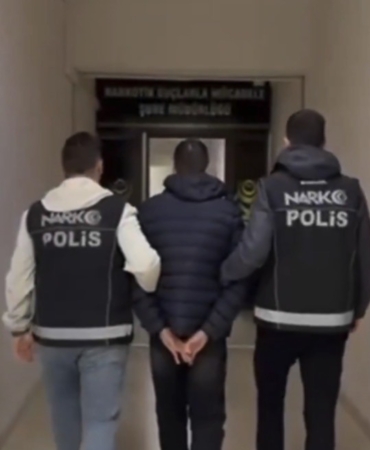 mide-ve-bagirsaklarinda-uyusturucu-tasiyan-supheli-yakalandi-x1eTPjfK.jpg