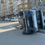 midibusun-carptigi-servis-araci-yan-yatti-44s2vnUi.jpg
