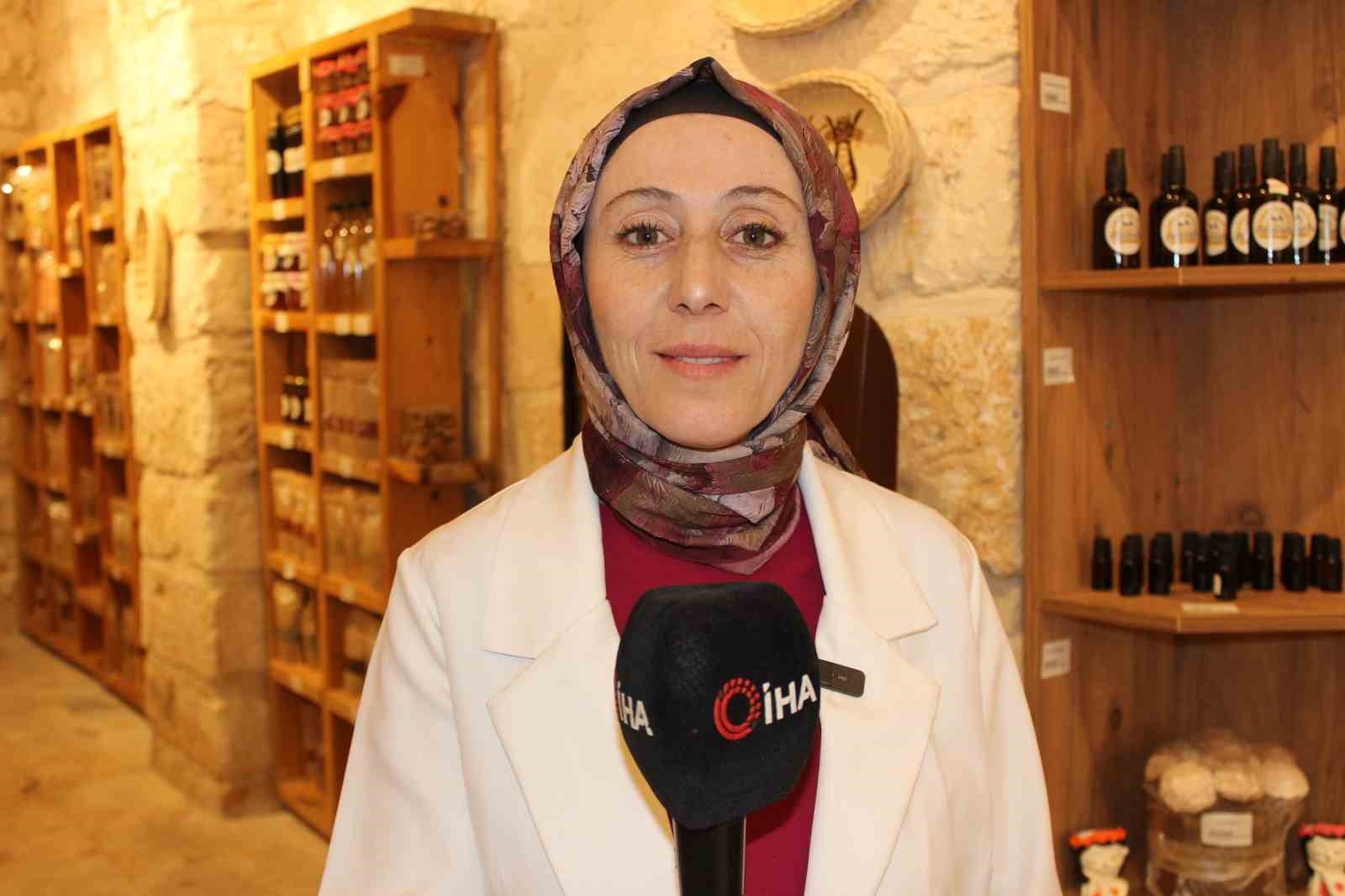 midyatta kadin girisimciler el emekleri ile yoresel urunleri tanitiyor 3 g1CD6MWR