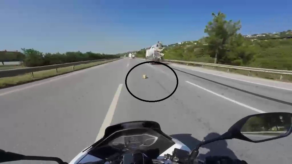 mikserden dusen malzeme motosiklet surucusunu olumle burun buruna getirdi 0