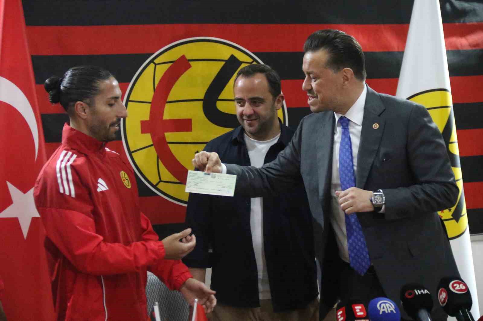 Milletvekili Hatipoğlu’ndan Eskişehirspor’a 5 milyon TL’lik destek 12 milletvekili hatipoglundan eskisehirspora 5 milyon tllik destek 8