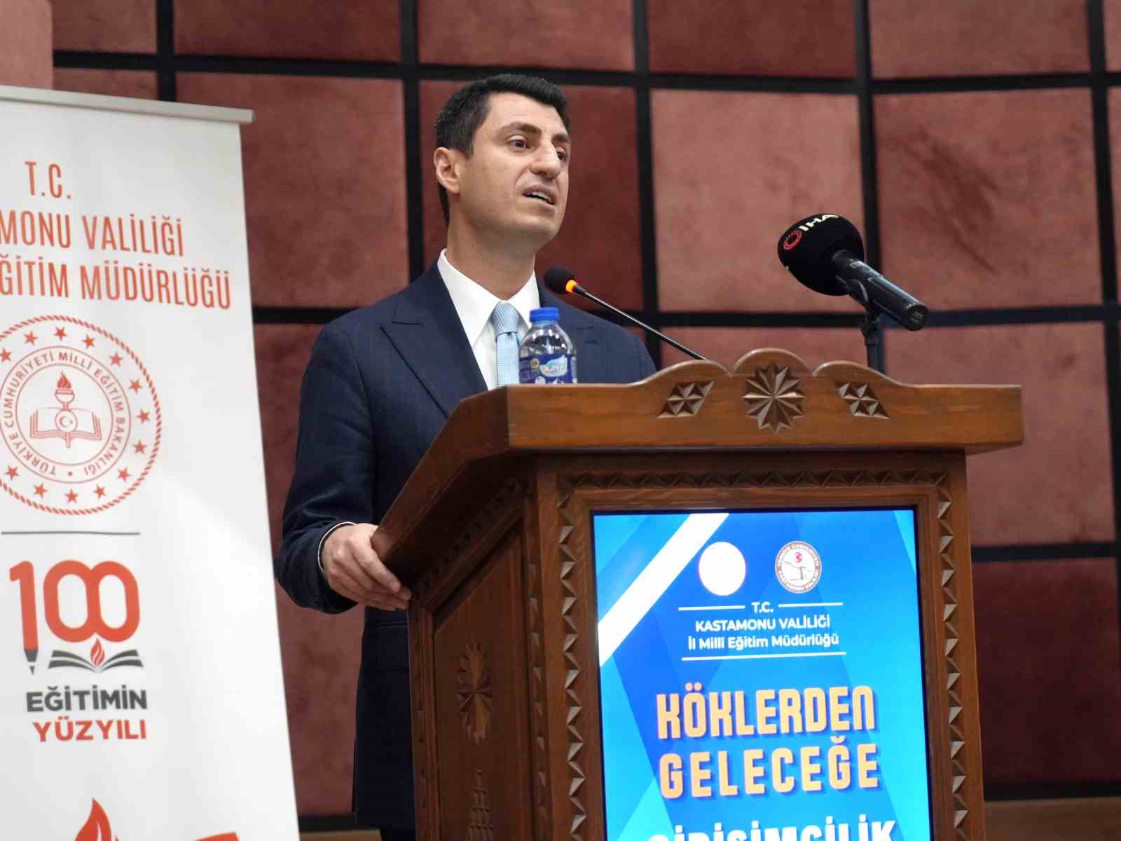 milli egitim bakan yardimcisi macit dunyada her sinifinda internet bulunan her sinifinda akilli tahta qTPNYfHf