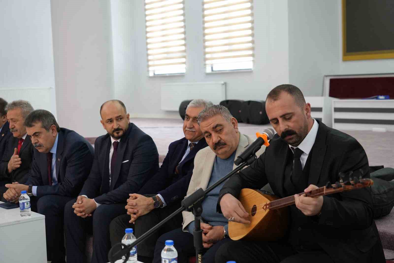 milli egitim bakani prof dr yusuf tekin erzurumda cemevini ziyaret etti 2 XzZpsm9q