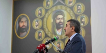 milli-egitim-bakani-prof-dr-yusuf-tekin-erzurumda-cemevini-ziyaret-etti-I39lvNQx.jpg