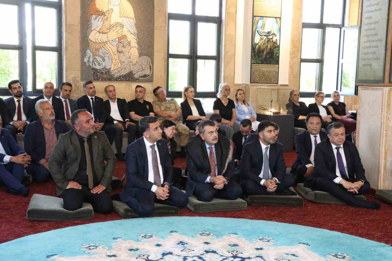 Milli Eğitim Bakanı Tekin: "12 modül şu anda Bakanlığımız tarafından uygulamaya hazır biçimde duruyor" 10 milli egitim bakani tekin 12 modul su anda bakanligimiz tarafindan uygulamaya hazir bicimde duruyor SE38Re9G